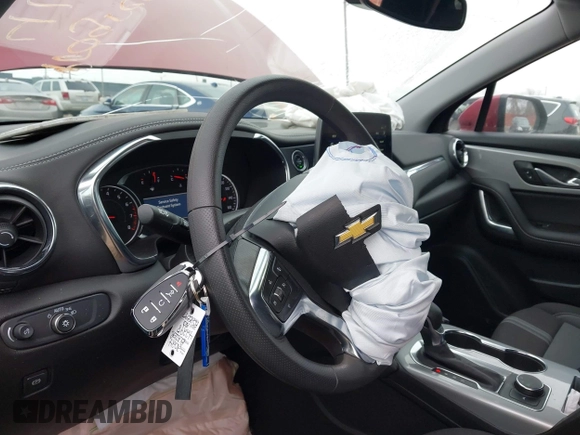 2024 Chevrolet Blazer LT z VIN 3GNKBCR48RS255972, wystawiony jako IAAI lot #41461480 z przebiegiem 8 870 mil mil oraz . Historia ofert i sprzedaży dostępna na DreamBid. Obrazek 11.