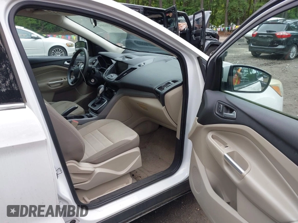 2014 Ford Escape SE with VIN 1FMCU9GX8EUB20861, listed as a IAAI auction lot 42711534 with Not provided miles and . Bid and sale history available at DreamBid. Image 5.