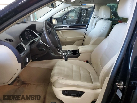 2015 Volkswagen Touareg Sport with VIN WVGEF9BP3FD003121, listed as a Copart auction lot 50572505 with 87,082 mi miles and Salvage title. Bid and sale history available at DreamBid. Image 7.