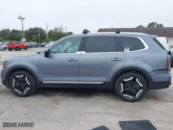 2023 Kia Telluride EX with VIN 5XYP34GC7PG356057, listed as a IAAI auction lot 41475968 with 37,832 mi miles. Bid and sale history available at carsss.com. Image 14.