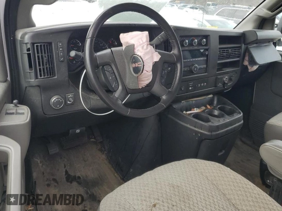 2023 GMC Savana Cargo z VIN 1GTW7AFP4P1188784, wystawiony jako Copart lot #88320445 z przebiegiem 55 278 mil mil oraz Szkoda całkowita • Salvage title. Historia ofert i sprzedaży dostępna na DreamBid. Obrazek 8.