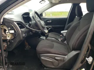 2019 Jeep Cherokee Latitude с VIN 1C4PJLCB5KD357468, выставлен на аукционе Copart как лот 57979625 с пробегом 69 644 миль миль и Списание • Salvage title. История ставок и продаж доступна на DreamBid. Изображение 7.