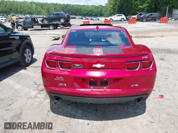 2013 Chevrolet Camaro LT z VIN 2G1FB1E39D9141179, wystawiony jako IAAI lot #42251362 z przebiegiem 135 433 mil mil oraz . Historia ofert i sprzedaży dostępna na DreamBid. Obrazek 16.