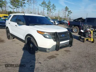 2015 Ford Utility Police Interceptor with VIN 1FM5K8AR2FGB03508, listed as a IAAI auction lot 41450118 with 120,397 mi miles. Bid and sale history available at carsss.com. Image 1.