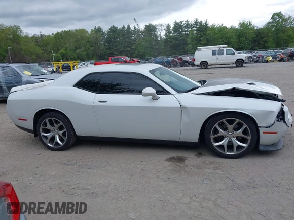 2015 Dodge Challenger SXT Plus z VIN 2C3CDZBG9FH705579, wystawiony jako IAAI lot #42268112 z przebiegiem 83 786 mil mil oraz . Historia ofert i sprzedaży dostępna na DreamBid. Obrazek 13.