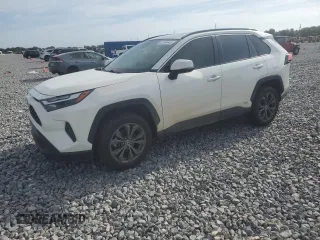 2022 Toyota RAV4 Hybrid XLE Premium z VIN JTMB6RFV4ND535282, wystawiony jako Copart lot #61249445 z przebiegiem 82 398 mil mil oraz Szkoda całkowita • Salvage title. Historia ofert i sprzedaży dostępna na DreamBid. Obrazek 1.