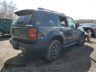 2024 Toyota Land Cruiser z VIN JTEABFAJXR5000883, wystawiony jako Copart lot #50334965 z przebiegiem Nie podano mil oraz Szkoda całkowita • Salvage title. Historia ofert i sprzedaży dostępna na DreamBid. Obrazek 3.