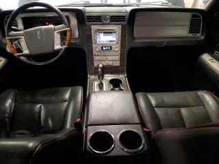 2007 Lincoln Navigator with VIN 5LMFU28507LJ17895, listed as a Copart auction lot 45934595 with 235,034 mi miles and Salvage Title. Bid and sale history available at carsss.com. Image 8.
