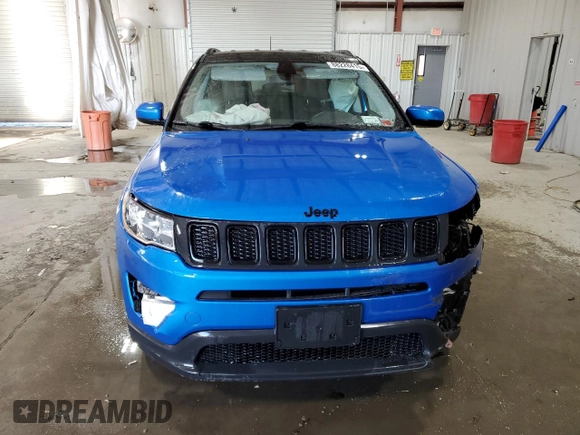 2020 Jeep Compass Altitude z VIN 3C4NJDBBXLT256470, wystawiony jako Copart lot #88228415 z przebiegiem 48 480 mil mil oraz Szkoda całkowita • Salvage title. Historia ofert i sprzedaży dostępna na DreamBid. Obrazek 5.