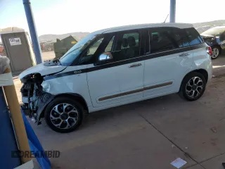 2014 FIAT 500L Lounge with VIN ZFBCFACH8EZ016424, listed as a Copart auction lot 83157294 with 89,918 mi miles and Salvage Title. Bid and sale history available at carsss.com. Image 1.