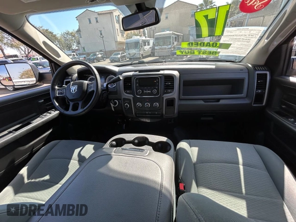 2017 Ram 2500 Tradesman with VIN 3C6UR5CJ8HG579035, listed as a Copart auction lot 46916745 with 100,645 mi miles and Clean title. Bid and sale history available at DreamBid. Image 9.