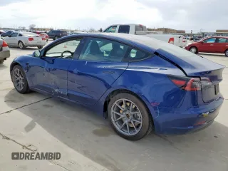 2021 Tesla Model 3 Standard Range Plus z VIN 5YJ3E1EA0MF014607, wystawiony jako Copart lot #47290835 z przebiegiem 43 251 mil mil oraz Szkoda całkowita • Salvage title. Historia ofert i sprzedaży dostępna na DreamBid. Obrazek 2.