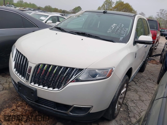 2012 Lincoln MKX with VIN 2LMDJ6JK7CBL11512, listed as a IAAI auction lot 41832419 with 127,485 mi miles. Bid and sale history available at carsss.com. Image 2.