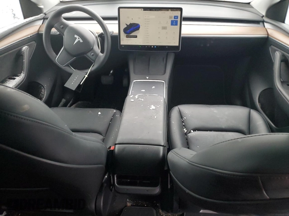 2024 Tesla Model Y Long Range with VIN 7SAYGAEE0RF184074, listed as a Copart auction lot 44333645 with 11,403 mi miles and Salvage Title. Bid and sale history available at DreamBid. Image 8.