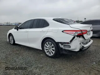 2020 Toyota Camry LE with VIN 4T1C11AK8LU361548, listed as a Copart auction lot 51268395 with 209,349 mi miles and Salvage Title. Bid and sale history available at carsss.com. Image 2.