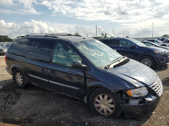 2007 Chrysler Town & Country LWB Touring with VIN 2A4GP54L47R134788, listed as a Copart auction lot 66583774 with 153,308 mi miles and Salvage Title. Bid and sale history available at carsss.com. Image 4.
