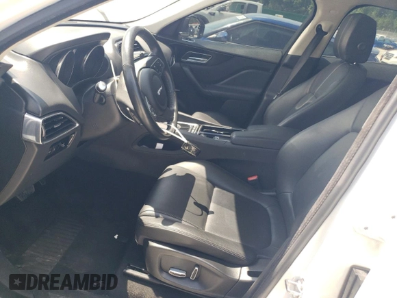 2020 Jaguar F-Pace 25t z VIN SADCS2FX2LA638535, wystawiony jako Copart lot #57577025 z przebiegiem 70 037 mil mil oraz Szkoda całkowita • Salvage title. Historia ofert i sprzedaży dostępna na DreamBid. Obrazek 7.