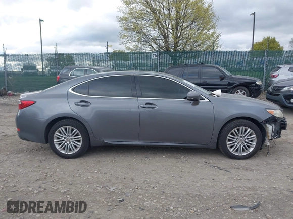 2013 Lexus ES 4dr Sdn with VIN JTHBK1GG0D2074698, listed as a IAAI auction lot 42049070 with 117,036 mi miles. Bid and sale history available at carsss.com. Image 12.