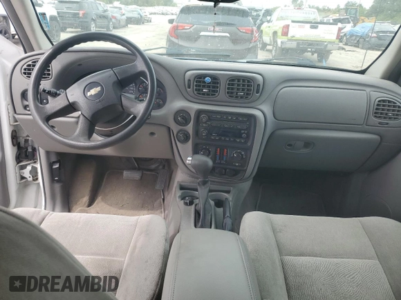 2005 Chevrolet TrailBlazer LS with VIN 1GNET16S556113398, listed as a Copart auction lot 71268844 with Not Provided miles and Salvage Title. Bid and sale history available at DreamBid. Image 8.