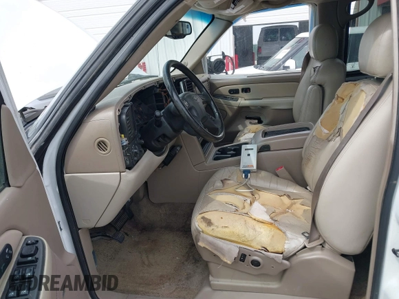 2003 Chevrolet Tahoe LS with VIN 1GNEC13T13R206573, listed as a IAAI auction lot 41931422 with 280,674 mi miles. Bid and sale history available at carsss.com. Image 5.