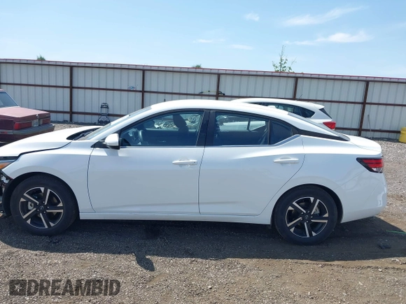 2025 Nissan Sentra SV z VIN 3N1AB8CV9SY284647, wystawiony jako IAAI lot #42489225 z przebiegiem 6 262 mil mil oraz . Historia ofert i sprzedaży dostępna na DreamBid. Obrazek 15.
