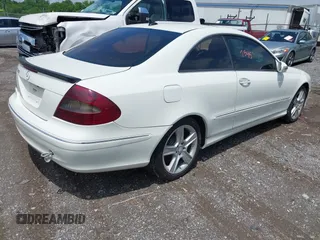 2009 Mercedes-Benz CLK 350 with VIN WDBTJ56H89F262104, listed as a IAAI auction lot 42267345 with 135,819 mi miles and . Bid and sale history available at DreamBid. Image 4.