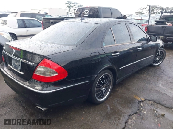 2007 Mercedes-Benz E-Class Sport 5.5L with VIN WDBUF72X37A993581, listed as a IAAI auction lot 41364905 with 159,135 mi miles. Bid and sale history available at carsss.com. Image 4.