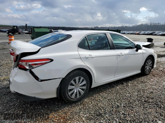 2019 Toyota Camry LE with VIN 4T1B11HK0KU719418, listed as a Copart auction lot 41380975 with 56,937 mi miles and Salvage Title. Bid and sale history available at carsss.com. Image 3.