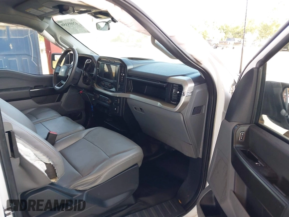 2021 Ford F-150 XL z VIN 1FTEX1C56MKE47893, wystawiony jako IAAI lot #42095350 z przebiegiem 89 885 mil mil oraz . Historia ofert i sprzedaży dostępna na DreamBid. Obrazek 5.