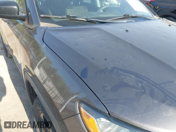 2020 Jeep Compass Sport z VIN 3C4NJCAB9LT220023, wystawiony jako IAAI lot #41999428 z przebiegiem 83 374 mil mil oraz . Historia ofert i sprzedaży dostępna na DreamBid. Obrazek 6.