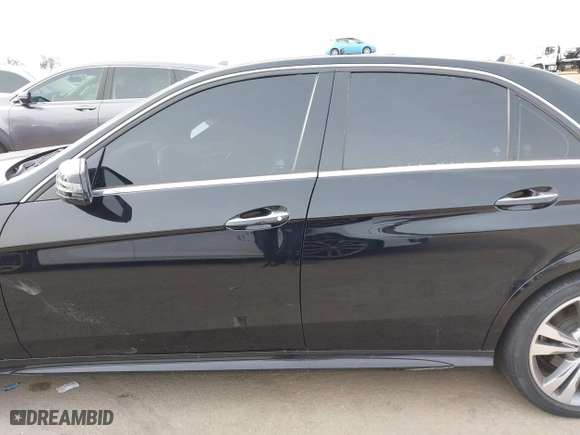 2016 Mercedes-Benz E-Class E 350 Sport with VIN WDDHF5KB6GB264678, listed as a IAAI auction lot 40978177 with 106,285 mi miles. Bid and sale history available at carsss.com. Image 14.