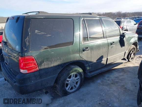 2004 Ford Expedition Special Service with VIN 1FMRU15W14LA12589, listed as a IAAI auction lot 41363469 with 210,280 mi miles. Bid and sale history available at carsss.com. Image 4.