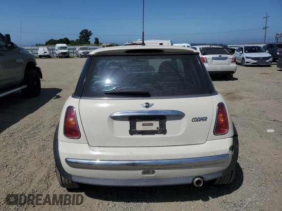 2003 MINI Hardtop с VIN WMWRC33453TJ52080, выставлен на аукционе Copart как лот 53992385 с пробегом 60 622 миль миль и Чистый • Clean title. История ставок и продаж доступна на DreamBid. Изображение 6.