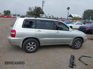 2005 Toyota Highlander z VIN JTEEP21A050123515, wystawiony jako IAAI lot #42262337 z przebiegiem 215 443 mil mil oraz . Historia ofert i sprzedaży dostępna na DreamBid. Obrazek 14.