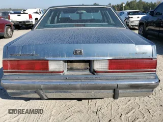 1988 Mercury Grand Marquis GS z VIN 2MEBM74F1JX664779, wystawiony jako Copart lot #76826594 z przebiegiem Nie podano mil oraz Szkody całkowita. Historia ofert i sprzedaży dostępna na DreamBid. Obrazek 6.