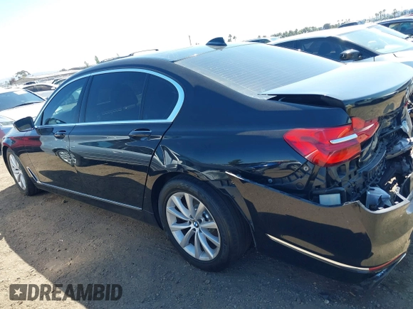 2019 BMW 7 Series 740i с VIN WBA7E2C50KB216826, выставлен на аукционе IAAI как лот 39659011 с пробегом Не указан миль и . История ставок и продаж доступна на DreamBid. Изображение 14.