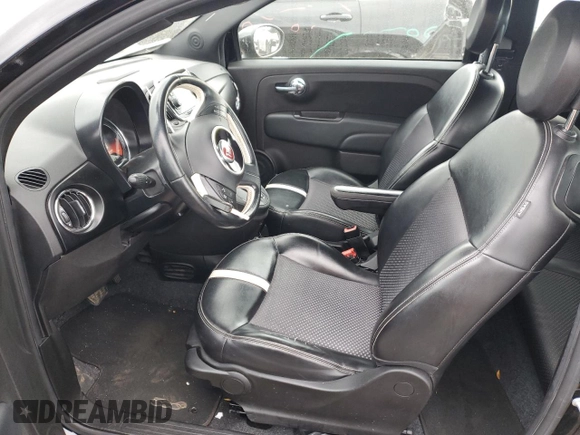 2017 FIAT 500e z VIN 3C3CFFGE6HT625165, wystawiony jako Copart lot #84066494 z przebiegiem 41 264 mil mil oraz Szkoda całkowita • Salvage title. Historia ofert i sprzedaży dostępna na DreamBid. Obrazek 7.