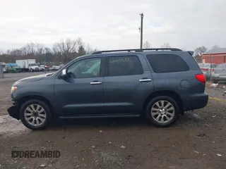 2010 Toyota Sequoia Platinum with VIN 5TDYY5G17AS022633, listed as a IAAI auction lot 40913539 with 294,432 mi miles. Bid and sale history available at carsss.com. Image 15.