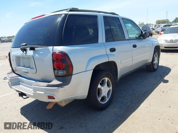2007 Chevrolet TrailBlazer LS with VIN 1GNDT13S172208793, listed as a IAAI auction lot 42192385 with 190,408 mi miles and . Bid and sale history available at DreamBid. Image 4.