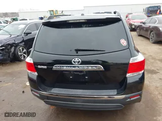 2011 Toyota Highlander with VIN 5TDZK3EHXBS032438, listed as a IAAI auction lot 41700739 with 210,295 mi miles. Bid and sale history available at carsss.com. Image 16.