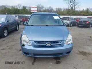 2010 Kia Sedona LX with VIN KNDMG4C36A6326605, listed as a IAAI auction lot 41902646 with 0 mi miles. Bid and sale history available at carsss.com. Image 12.