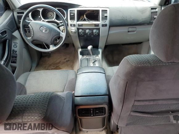 2004 Toyota 4Runner SR5 z VIN JTEBU14R548026088, wystawiony jako Copart lot #52849575 z przebiegiem Nie podano mil oraz Szkoda całkowita • Salvage title. Historia ofert i sprzedaży dostępna na DreamBid. Obrazek 8.