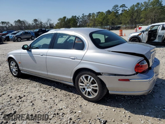 2003 Jaguar S-Type z VIN SAJEA01U73HM89587, wystawiony jako Copart lot #45712745 z przebiegiem 45 916 mil mil oraz Tytuł czysty. Historia ofert i sprzedaży dostępna na DreamBid. Obrazek 2.