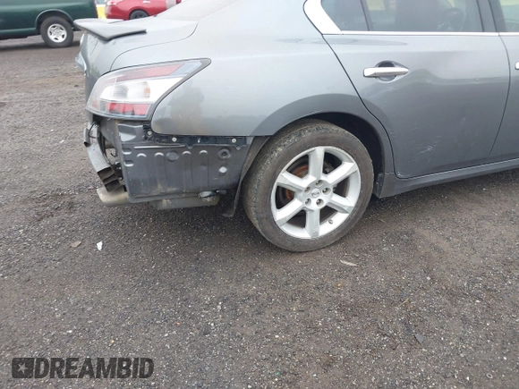 2014 Nissan Maxima S with VIN 1N4AA5AP5EC498296, listed as a IAAI auction lot 42190460 with 199,185 mi miles and . Bid and sale history available at DreamBid. Image 13.