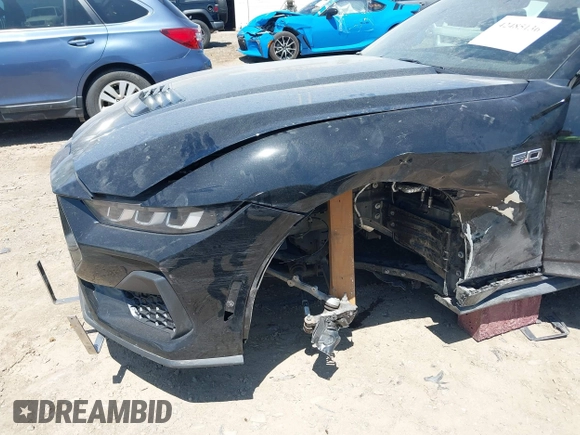 2024 Ford Mustang GT z VIN 1FA6P8CFXR5422836, wystawiony jako IAAI lot #42485136 z przebiegiem 8 437 mil mil oraz . Historia ofert i sprzedaży dostępna na DreamBid. Obrazek 6.