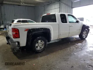 2008 Chevrolet Silverado 1500 LTZ with VIN 1GCEK19J98E195693, listed as a Copart auction lot 46072095 with 239,888 mi miles and Salvage Title. Bid and sale history available at DreamBid. Image 3.
