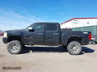 2008 Chevrolet Silverado 1500 LT w/1LT with VIN 2GCEK13M181171750, listed as a IAAI auction lot 41760188 with 160,625 mi miles. Bid and sale history available at carsss.com. Image 14.