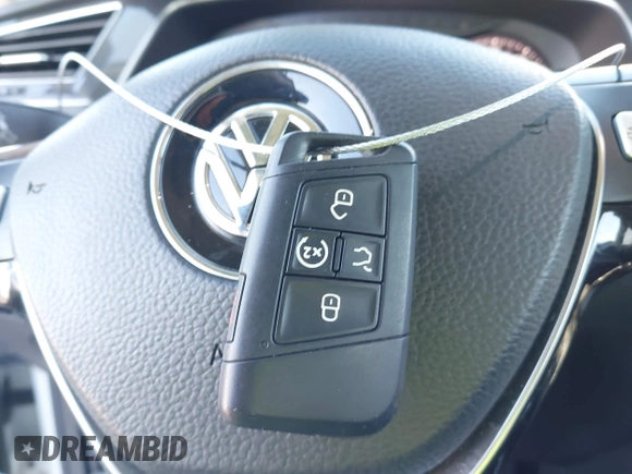 2018 Volkswagen Tiguan SEL Premium with VIN 3VV5B7AX2JM202908, listed as a IAAI auction lot 41137619 with 84,323 mi miles and . Bid and sale history available at DreamBid. Image 11.