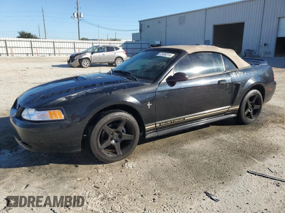 2000 Ford Mustang with VIN 1FAFP4448YF282672, listed as a Copart auction lot 81999314 with 224,031 mi miles and Salvage Title. Bid and sale history available at carsss.com. Image 1.