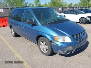 2006 Dodge Grand Caravan SXT z VIN 2D4GP44L86R686358, wystawiony jako IAAI lot #42195210 z przebiegiem 188 119 mil mil oraz . Historia ofert i sprzedaży dostępna na DreamBid. Obrazek 1.